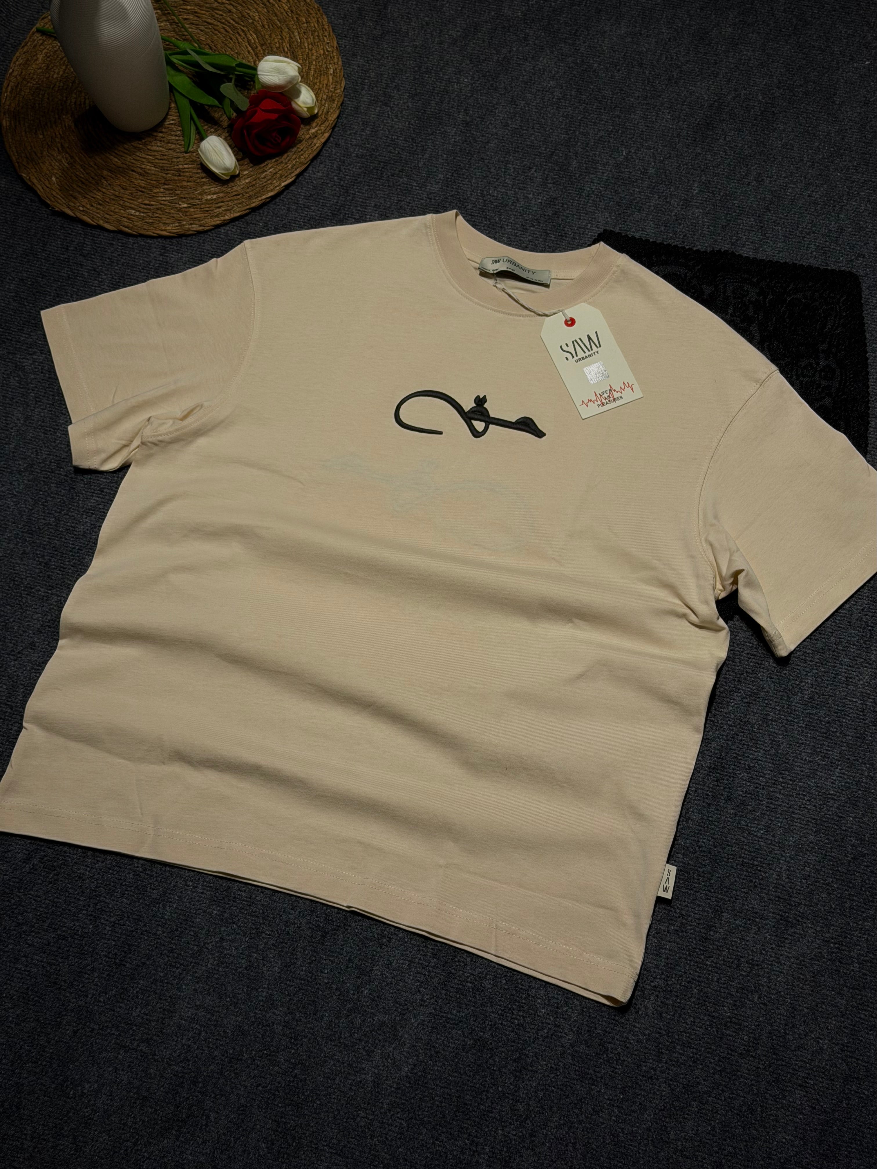 Hak Nakış Desenli Oversize T-shirt Krem