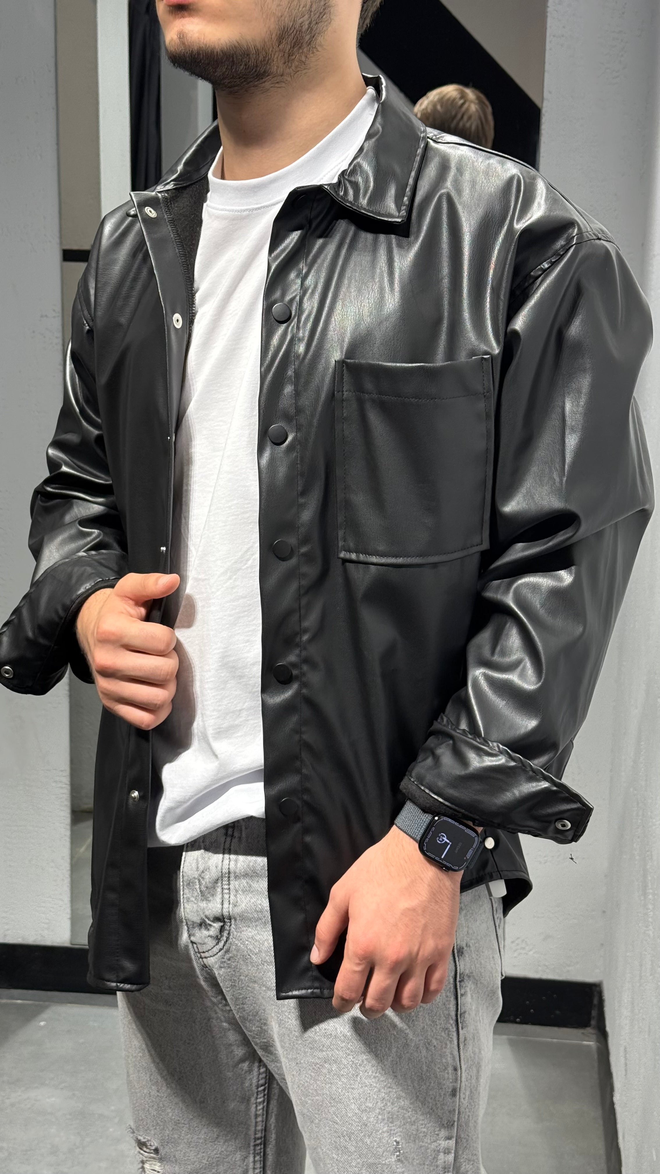 Deri Görünümlü Mont