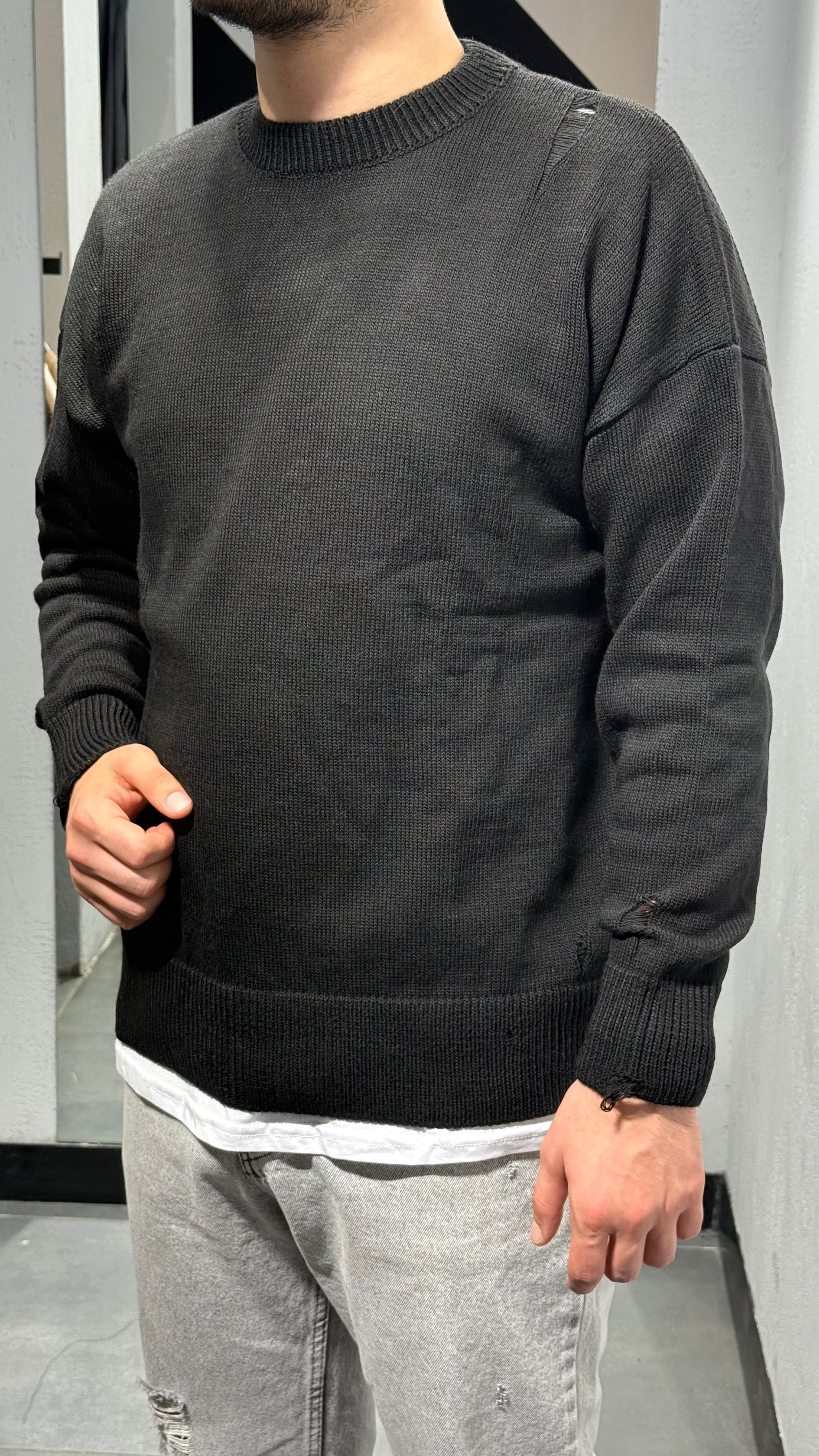 Yırtık Detaylı Basic Triko Kazak