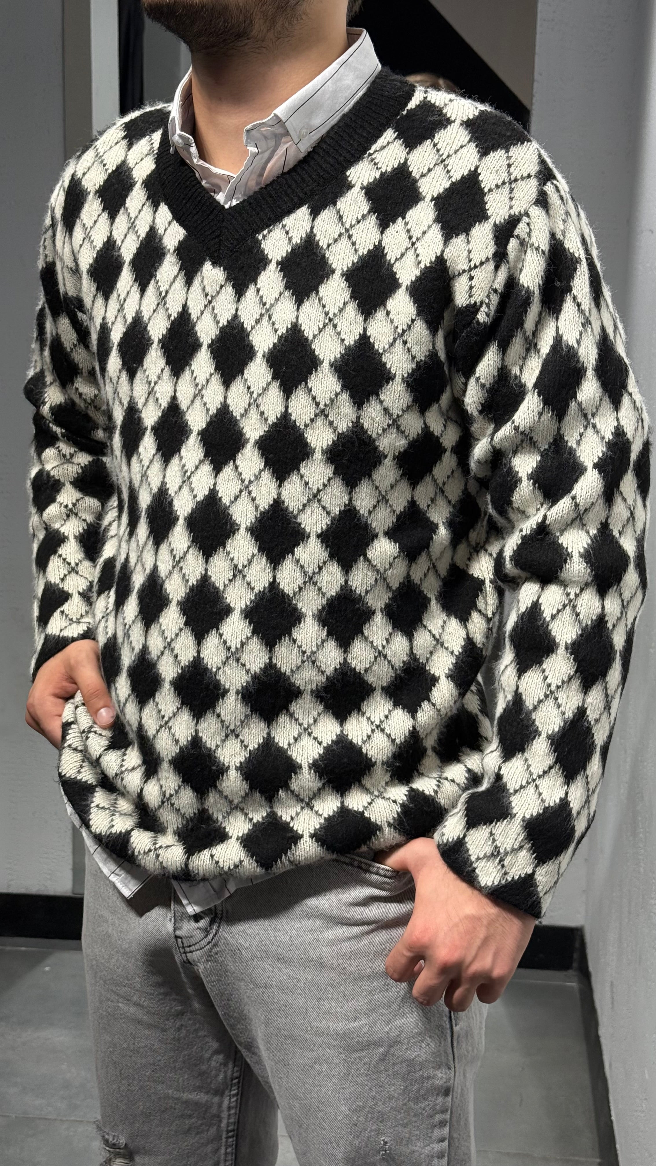 Baklava Desen V Yaka Triko